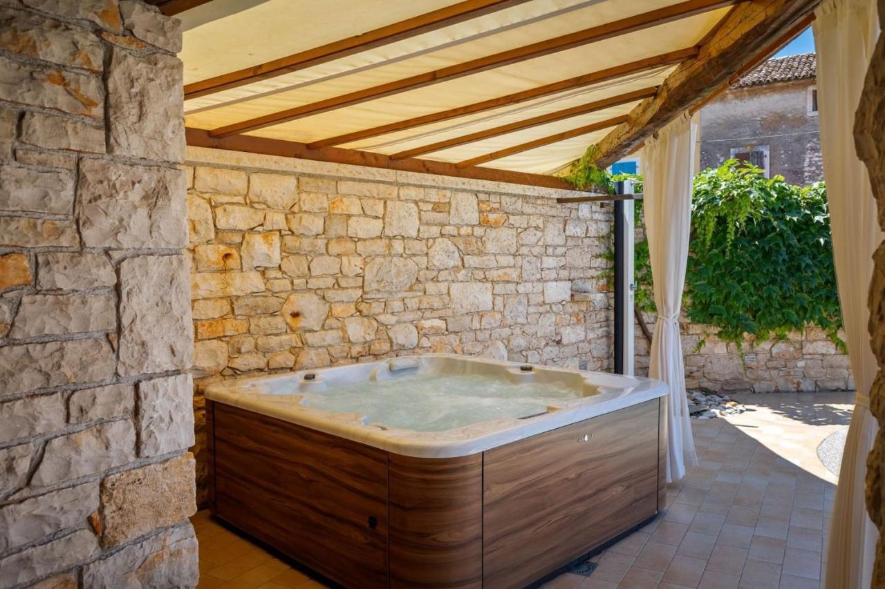 Family Villa Elizabeta With Pool In Umag Cepljani Exterior foto